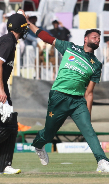 Ihsanullah making his debut for Pakistan in ODI