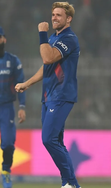 David Willey struck with the new ball for England