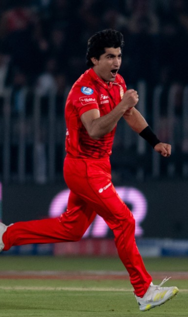 Naseem Shah picks up his wicket