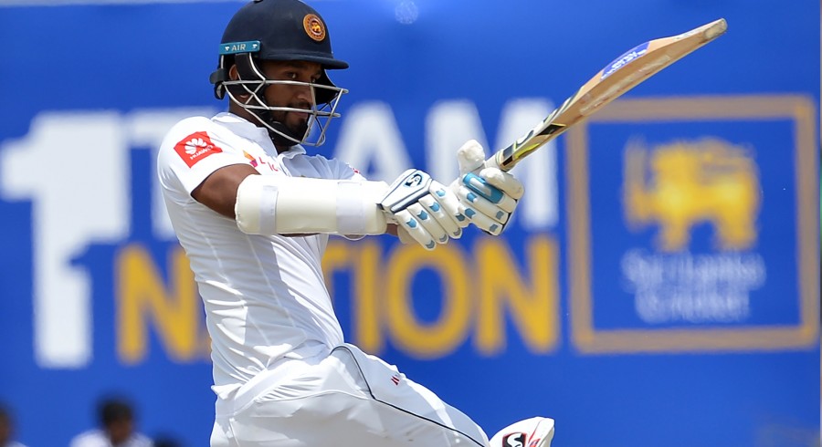 Defiant Karunaratne carries bat for Sri Lanka with 158