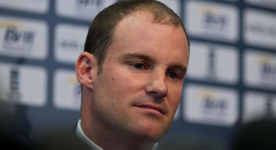 Strauss resigns as England cricket director due to family issue