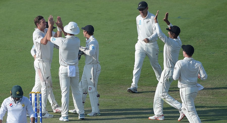 New Zealand beat Pakistan in third Test to clinch series