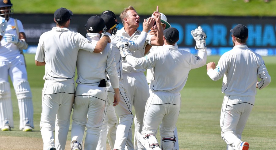 New Zealand close in on victory against Sri Lanka
