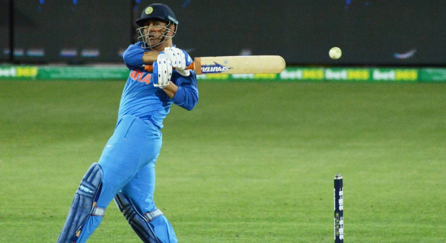Magnificent Dhoni helps India clinch ODI series against Australia