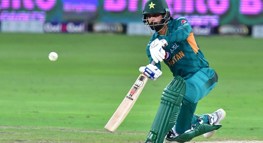 Hafeez hails Pakistan's confident run chase