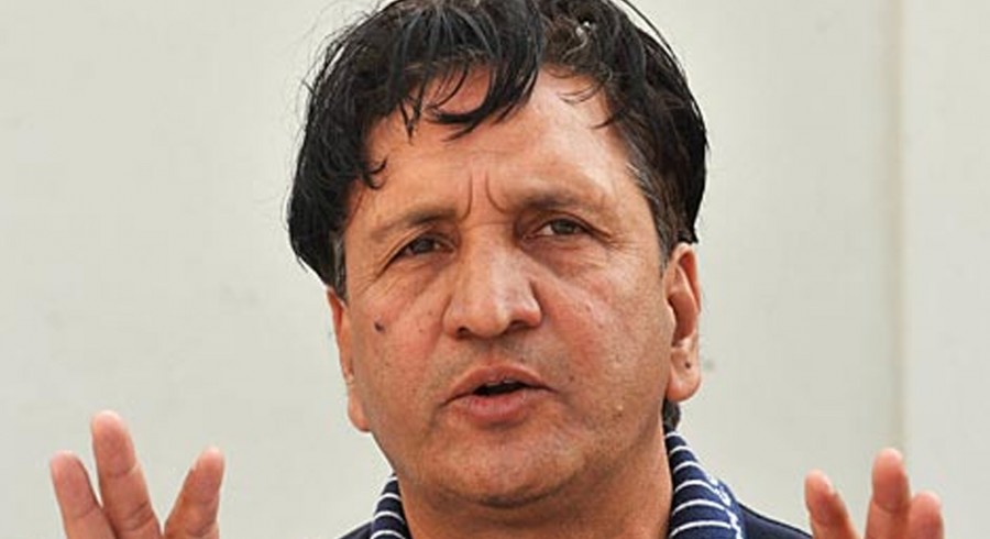 Pulwama Attack: Qadir lashes out at Indian media, cricketers