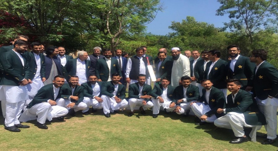 وزیراعظم عمران خان نے  پاکستان کے ورلڈ کپ سکواڈ کا حوصلہ بڑھا دیا