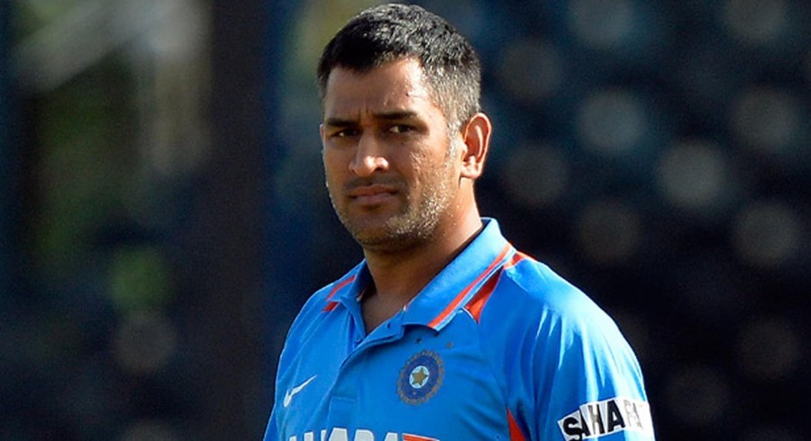 Dhoni in trouble over Indian Army insignia