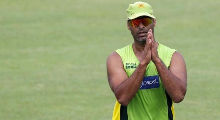 Akhtar ‘demeans’ Pakistan players to go viral