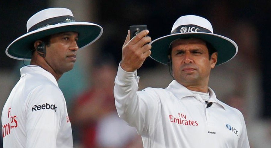 Dharmasena preferred over Aleem Dar to stand in World Cup final