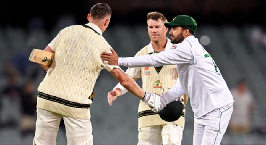 Ponting gives scathing review of Azhar's captaincy