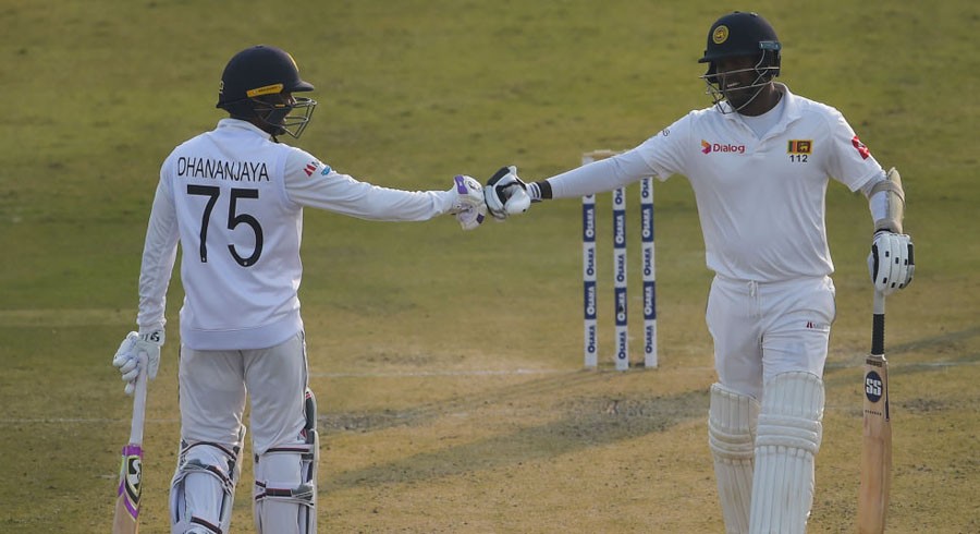 Mathews steadies Sri Lanka in pursuit of big first innings lead