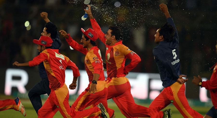 اسلام آباد یونائیٹڈ کا ترانہ جاری، کراچی کے مال میں تقریب کا انعقاد