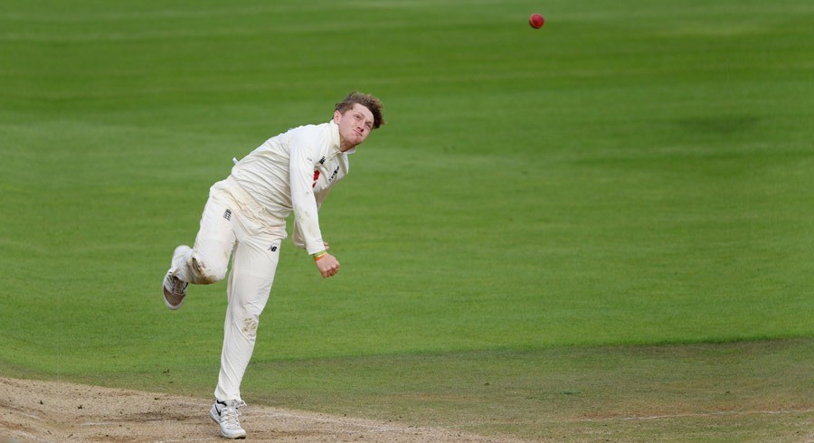 England's Bess calls for bad light compromise