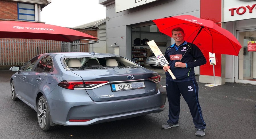 Kevin O'Brien smashes own car window with a six