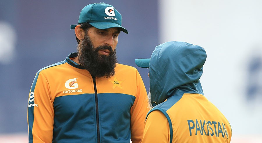 Misbah’s future hangs in the balance as top PCB officials regroup in Lahore