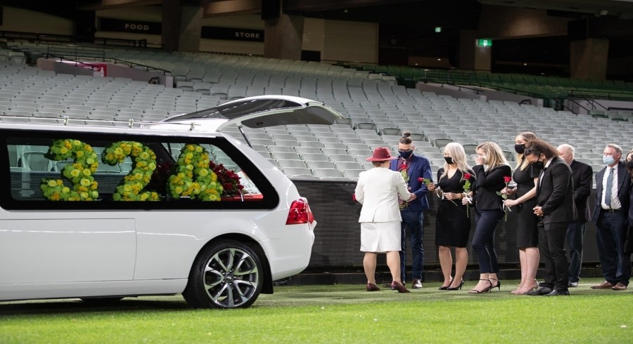 Family bid farewell to Australian great Jones with lap of MCG