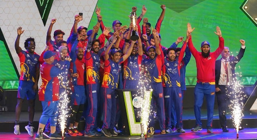 Karachi Kings down lacklustre Lahore Qalandars to clinch maiden PSL title