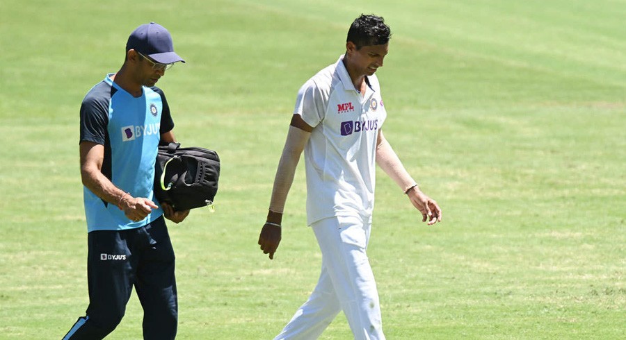 India paceman Saini taken from field injured in fourth Test