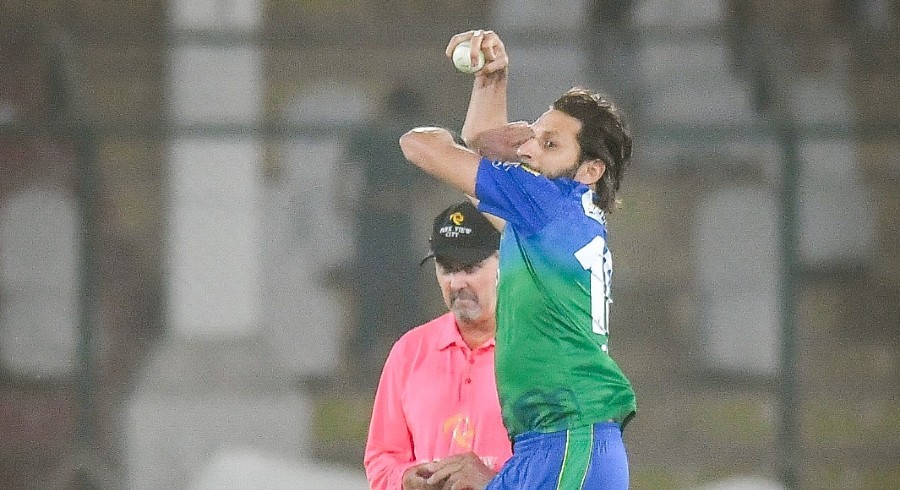 Shahid Afridi questions Covid-19 regulations for umpires