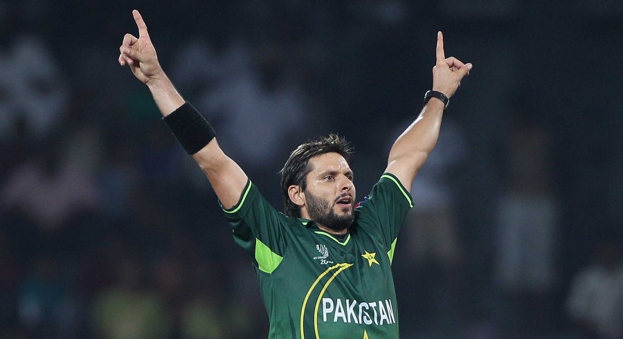 Shahid Afridi receives lifetime membership of MCC
