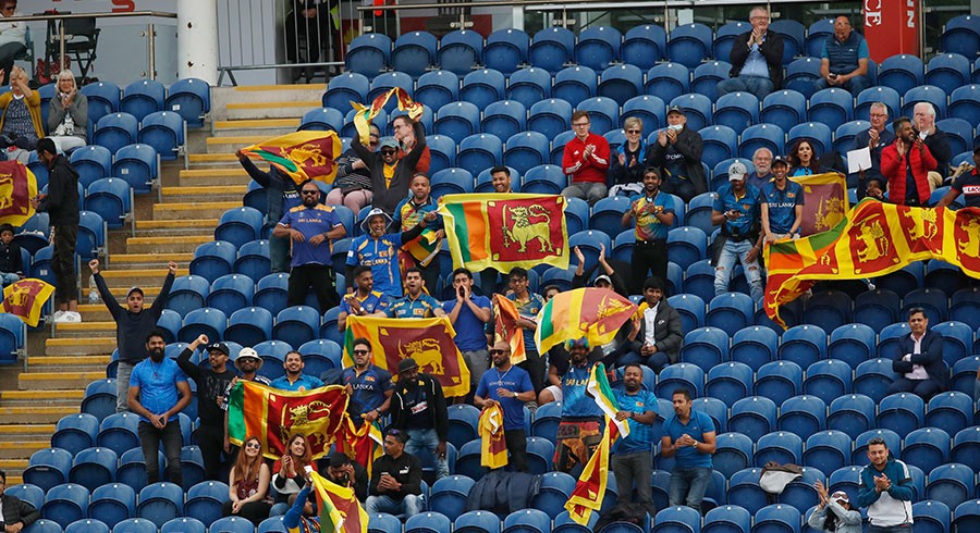 Sri Lanka fans abandon players after drubbing