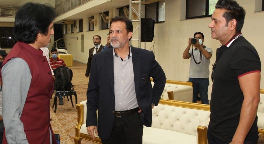 Moin Khan, Aaqib Javed among contenders for top PCB roles