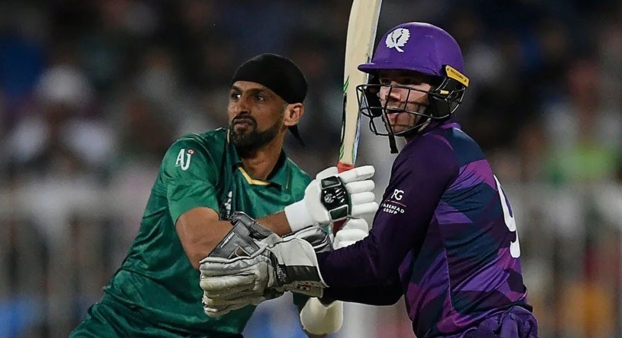 Shoaib Malik hits fastest fifty in Pakistan T20I history