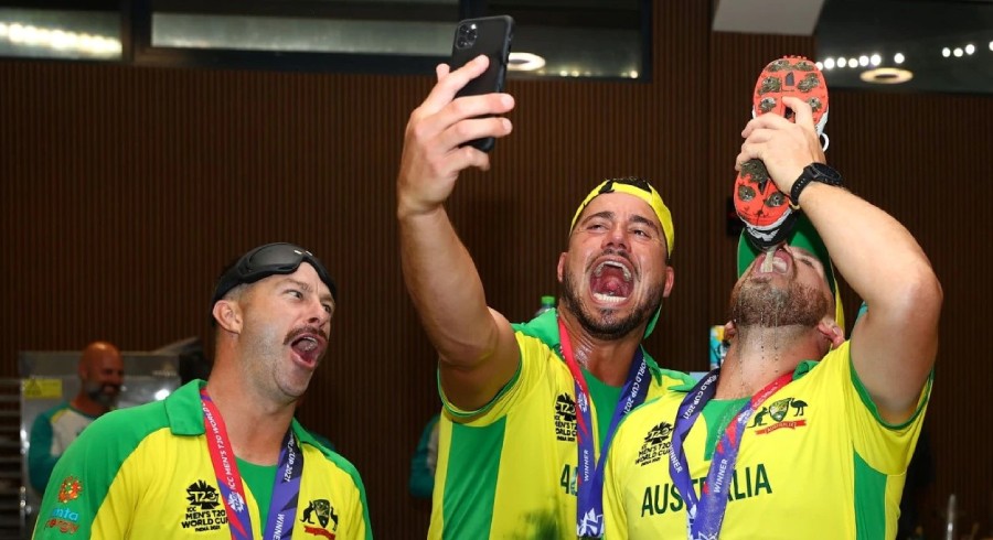 Shoaib Akhtar calls Australia's shoey celebration 'disgusting'