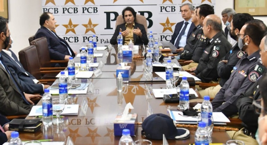 Ramiz Raja holds a meeting to finalise HBL PSL preparations