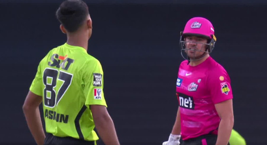 Hasnain accused of 'chucking' by Henriques during BBL match