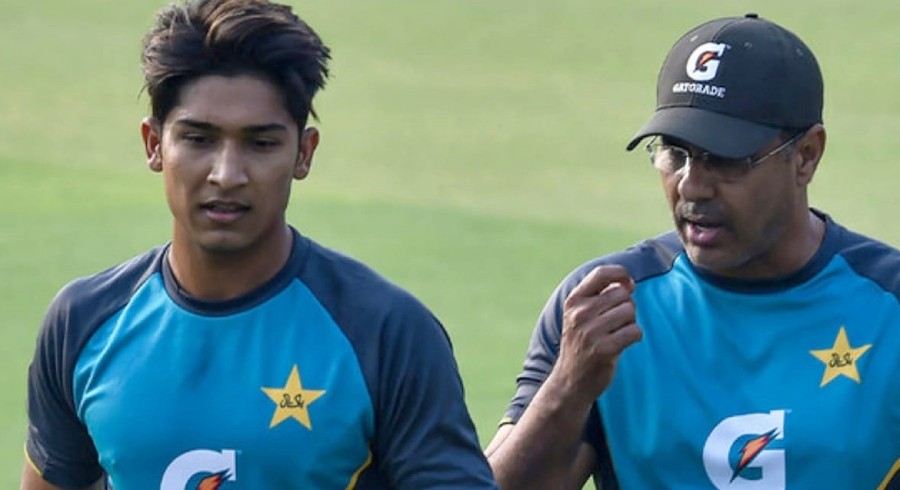 Waqar Younis rubbishes claims surrounding Hasnain's bowling action