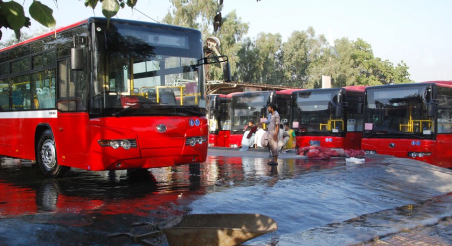 ایچ بی ایل پی ایس ایل: شائقین کو شٹل بس کے ذریعے اسٹیڈیم تک لایا جائے گا
