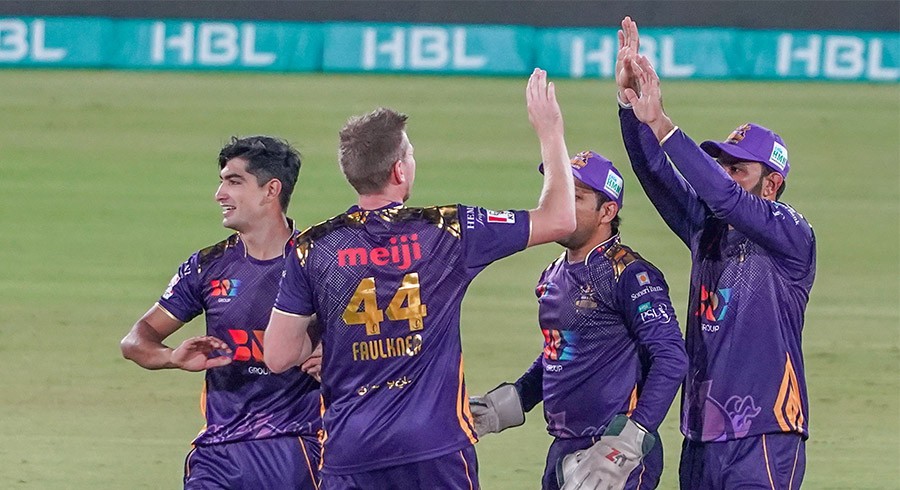 Quetta Gladiators outclass Karachi Kings by eight wickets