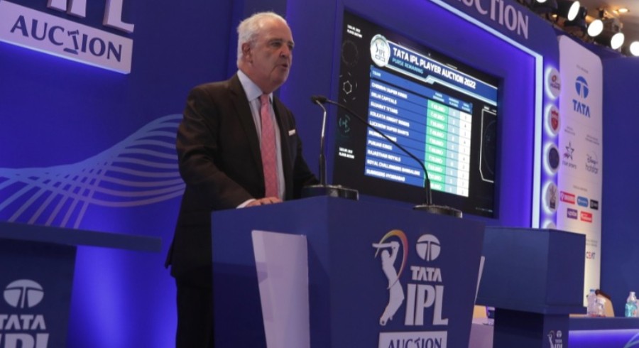 IPL 2022 auction put on hold after auctioneer collapses midway