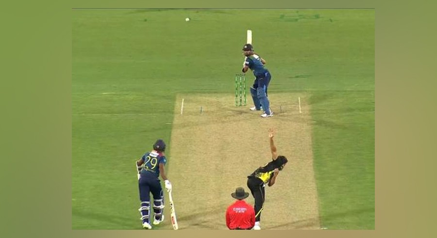 VIDEO: Mitchell Starc delivers a 'shocker' during third AUSvSL T20I