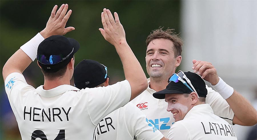 New Zealand end long drought, thrash South Africa in first Test