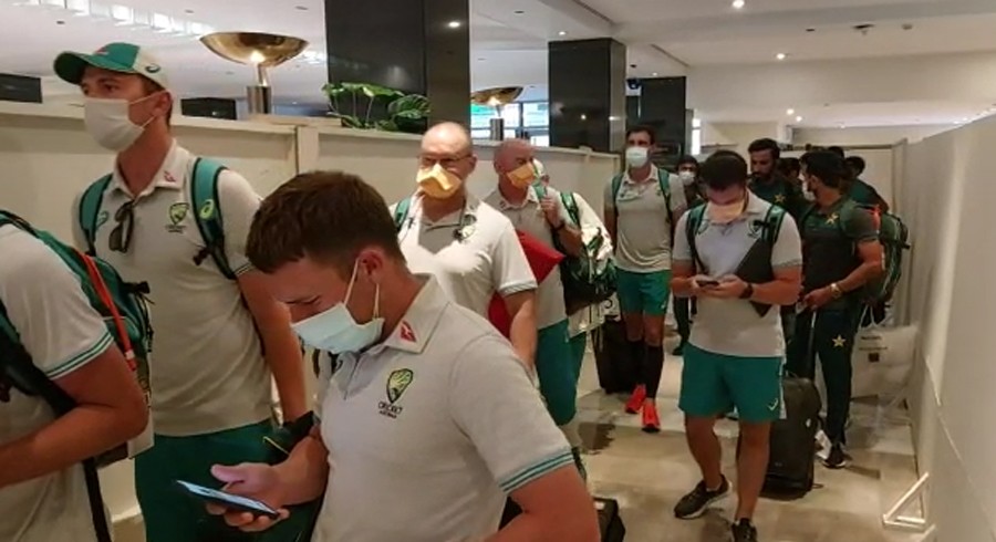 Pakistan, Australia land in Lahore for Test series decider