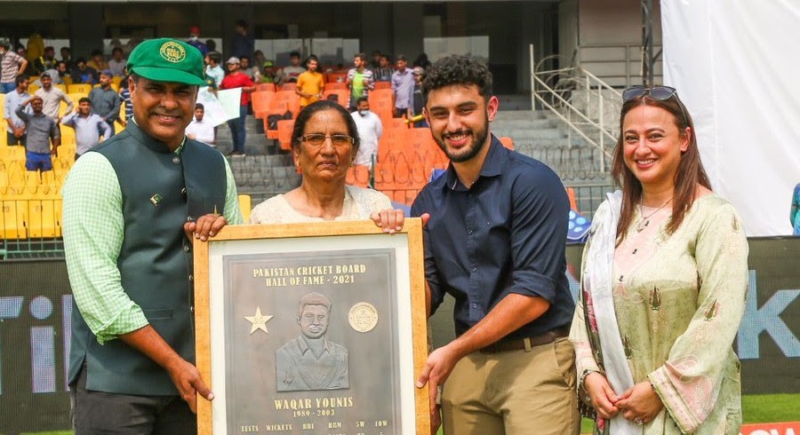 وقار یونس باضابطہ طور پر پی سی بی ہال آف فیم میں شامل