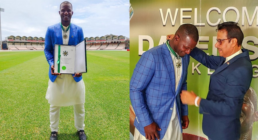 Daren Sammy receives his 'Sitara-e-Pakistan' award