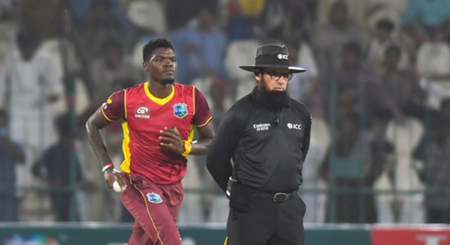 Unwell Aleem Dar walked off the field during first PAKvWI ODI