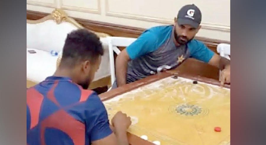 خرزمان ’’کیرم بورڈ‘‘ میں شائی ہوپ کے استاد بن گئے