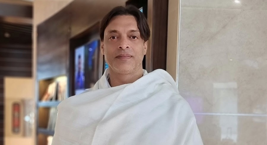 شعیب اختر سعودی عرب کے سرکاری مہمان بن کر حج ادائیگی کےلئے روانہ