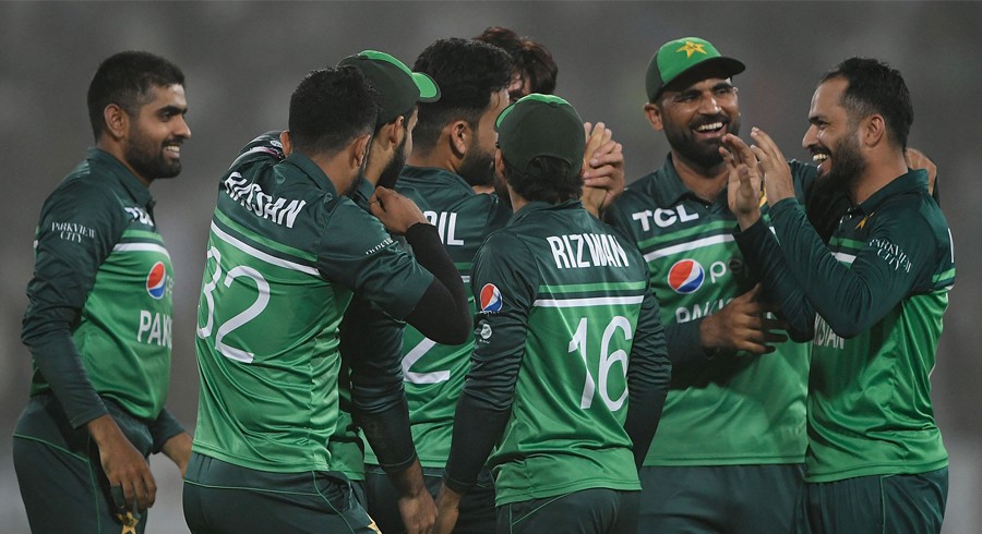 Pakistan players to wear black armbands to show solidarity for flood victims