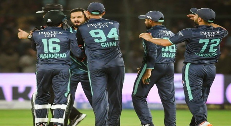 پاکستان نے انگلینڈ کو چوتھے ٹی20 میں تین رنز سے شکست دے دی