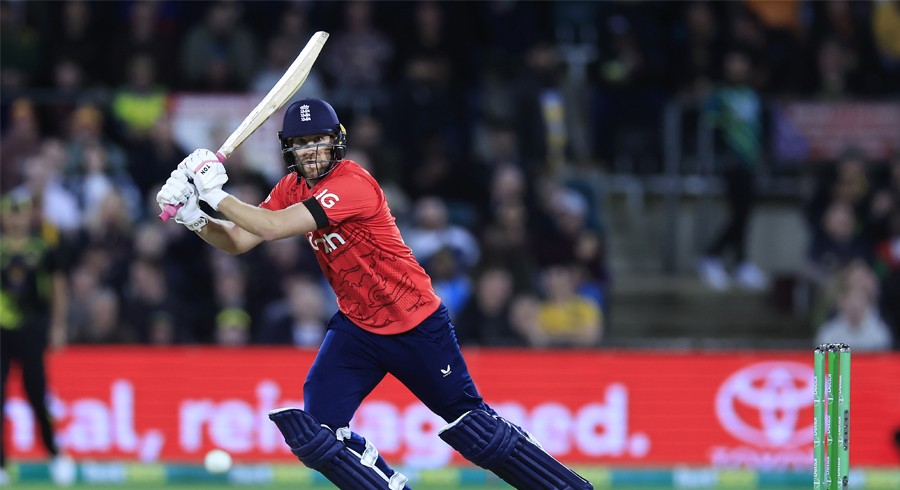 Malan hits 82 as England beat Australia in second T20I to seal series