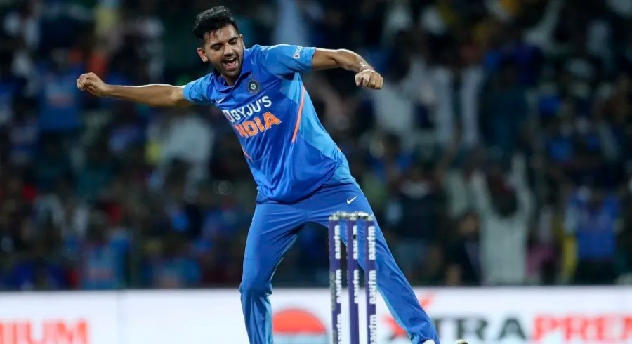 ٹی ٹوئنٹی ورلڈکپ:بھارتی ٹیم کے لیے ایک اور بُری خبر، دیپک چاہر بھی ٹیم سے باہر