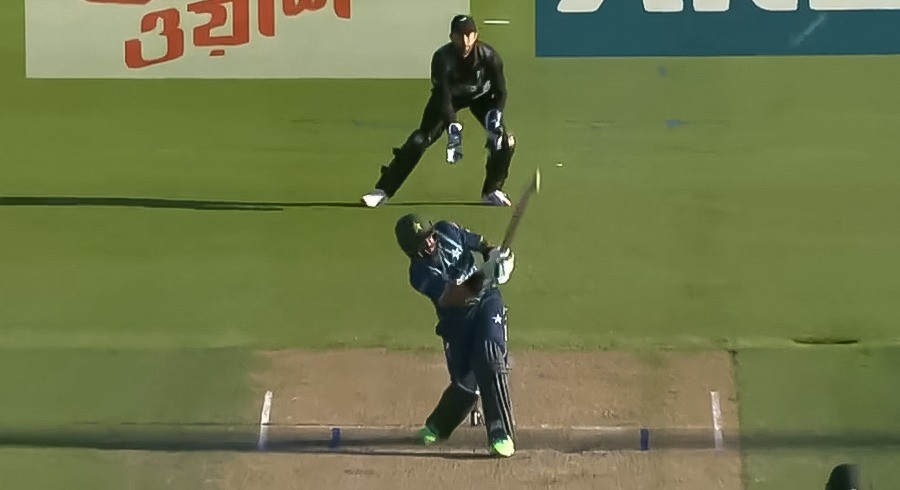 WATCH: Final moments of Pakistan's win in tri-series final over New Zealand
