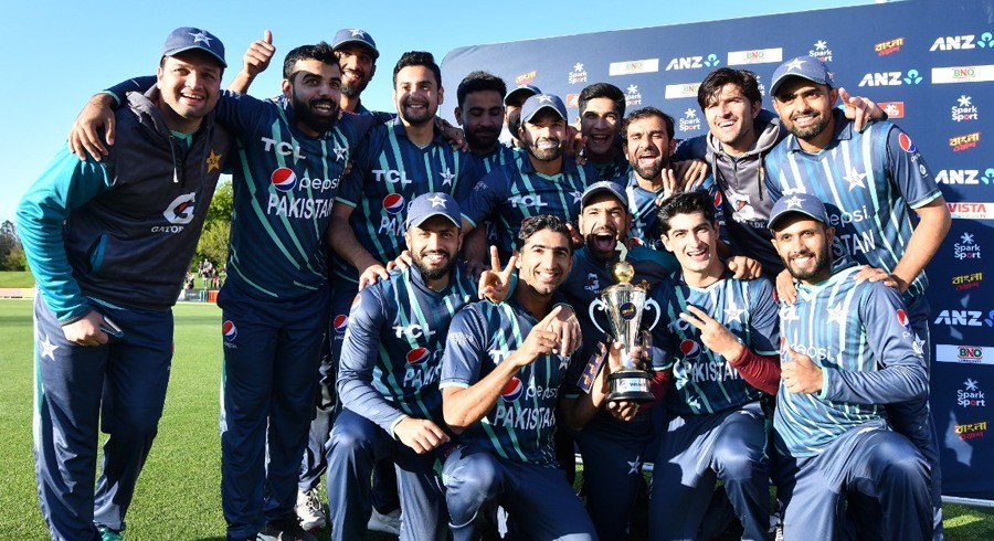 Pakistan win tri-series final to send T20 World Cup message