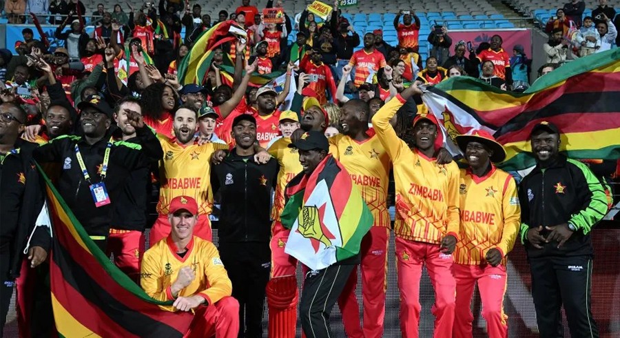 Zimbabwe beat Scotland by five wickets to qualify for the Super 12s